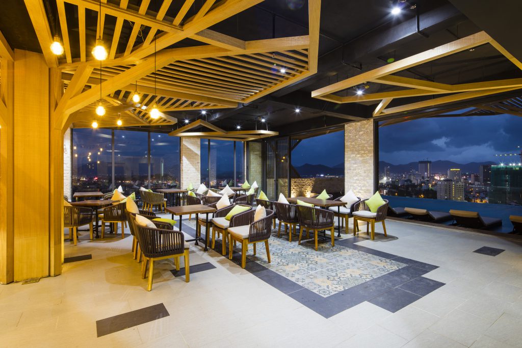 Infinity Bar Clubhotel